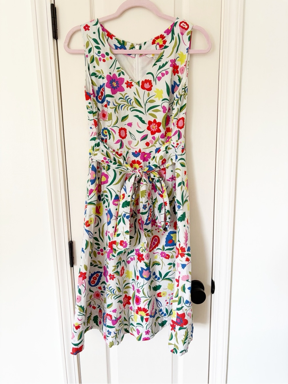 Boden • 8• Floral Tie-Waist V-Neck Linen Blend Midi Dress - Picture 2 of 11